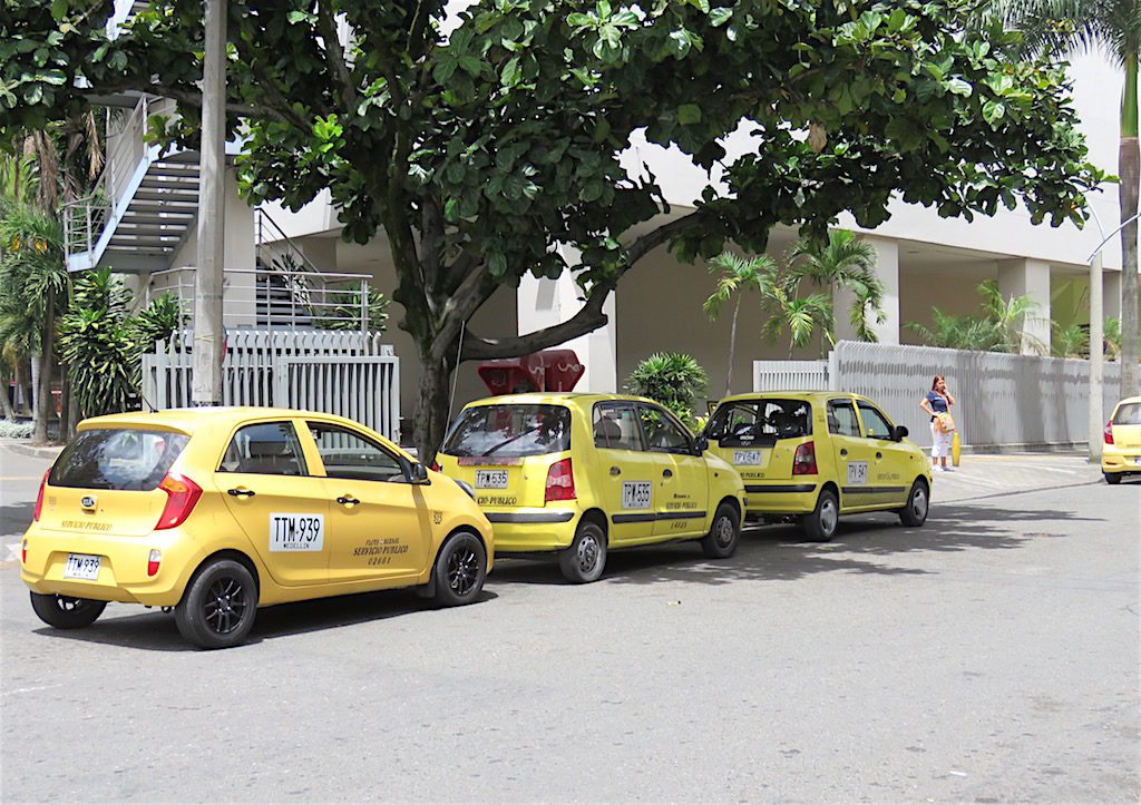 Taxis lined up at the San Diego mall